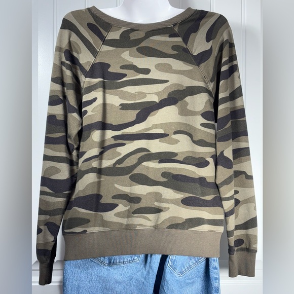 Torrid Women Sweatshirt Size 00 Camo Leopard Embroidered Long Sleeve Crew Neck - Picture 2 of 4